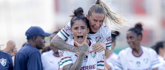 Fluminense derrota o Vitória por 1 a 0 com gol nos acréscimos na abertura do Brasileirão Feminino. Rodada também teve vitórias de Flamengo, Palmeiras e Corinthians.