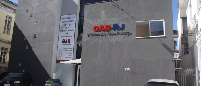 Família de advogado sepultado em novembro de 2025 denuncia demora na análise de pedido de auxílio-funeral junto à OAB e à Caixa de Assistência no RJ. Processo segue sem decisão.