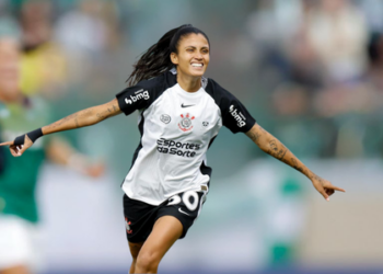 Palmeiras bate o Corinthians nos pênaltis, vence a Supercopa Feminina 2026 e fatura R$ 1 milhão. Kathe Tapia foi decisiva na final disputada na Arena Barueri.