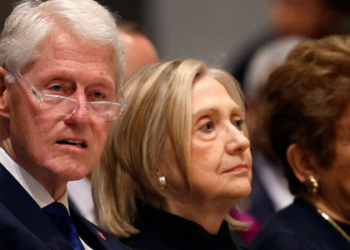 Hillary Clinton pede cautela na interpretação dos arquivos de Epstein e defende transparência total. Bill Clinton vai depor ao Congresso dos EUA.