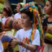 Prefeitura do Rio disponibiliza espaço de convivência para filhos de ambulantes na Sapucaí durante o Carnaval, garantindo proteção, alimentação e atividades educativas.
