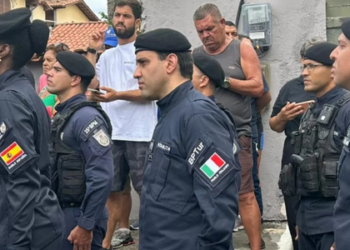 Cabo Frio inaugura base do Batalhão de Policiamento em Áreas Turísticas (BPTur) no Peró. Unidade reforça segurança, integra PM e Guarda Civil Municipal e atende turistas e população local.