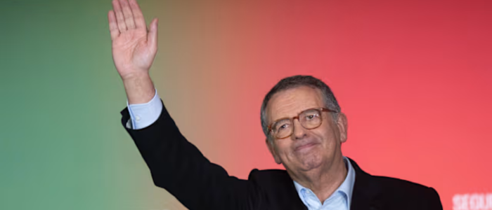 Seguro vence segundo turno e assume presidência de Portugal