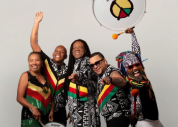 O Olodum atraiu grande público à Arena de Shows do Farol de São Tomé durante o Verão de Todos Nós 2026. A apresentação integrou a programação da Prefeitura de Campos e destacou a força da percussão afro-baiana.