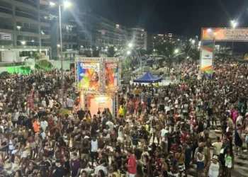 Cabo Frio abre oficialmente o Carnaval 2026 nesta sexta-feira (13), com evento na Praça do Guta e programação espalhada pela cidade.