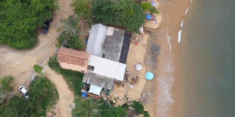 Após 30 anos, Justiça manda demolir construção irregular na Praia da Joana e devolver área à população em Rio das Ostras