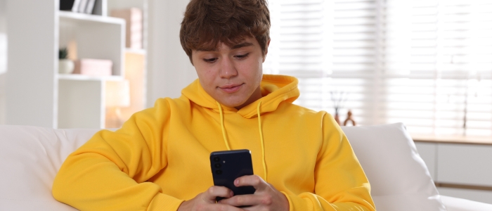 Novo decreto federal deve impor verificação formal de idade para jogos de azar e conteúdos adultos, ampliando regras do ECA Digital.