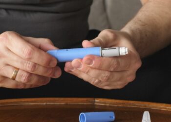 Vendas online de medicamentos GLP-1 cresceram 149,3% e movimentaram R$ 2,3 bilhões no primeiro semestre.