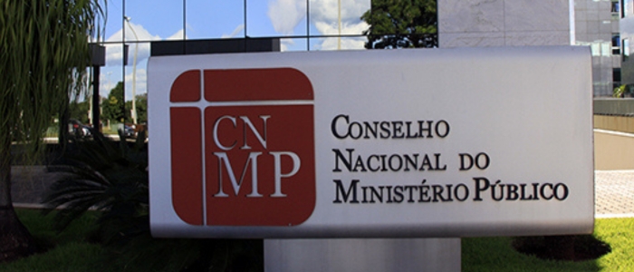Supremo julga decisão que pode limitar pagamentos extras a servidores e fechar brechas para salários acima do teto constitucional.