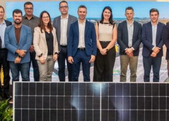 Aeroporto de Macaé passa a operar com usina solar própria, investimento de R$ 2,94 milhões que reforça sustentabilidade e eficiência energética.