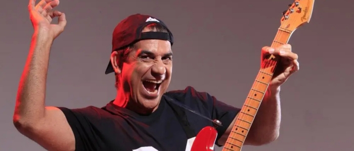 Durval Lelys se apresenta gratuitamente em Macaé com trio elétrico neste domingo (22).
