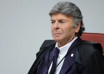 Pneumonia dupla afeta os dois pulmões e pode ser grave. Veja sintomas, tratamento e prevenção.