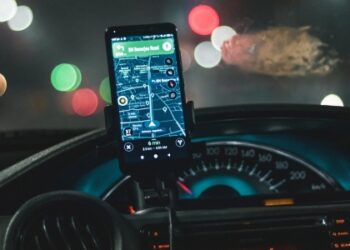 Decisão aborda regras e autonomia em apps de transporte.