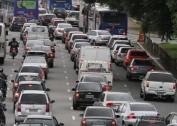 IPVA 2026 vence nesta semana para veículos com placas finais 8 e 9 no Rio de Janeiro. Pagamento pode ser feito via Pix ou código de barras.