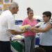 Prefeitura começou a entregar kits escolares nas unidades de ensino, com peças adaptadas para cada etapa escolar.