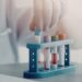 Cientistas demonstram que altas doses de vitamina B3 podem tratar a causa de doença genética rara e ampliar expectativa de vida.