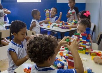 Ano letivo da rede municipal de Macaé começa nesta terça-feira com retorno de cerca de 40 mil alunos às salas de aula.