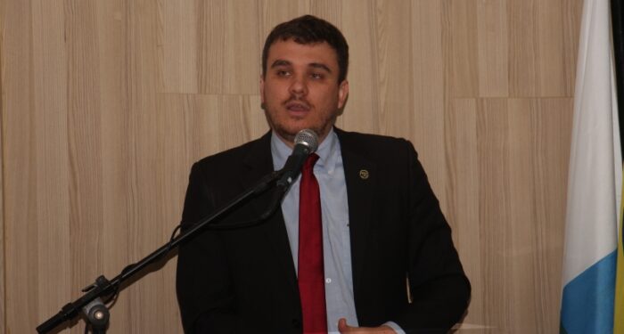 Thiago Ferrugem: Ex-vereador condenado por "rachadinha" quer ser operador de emendas parlamentares