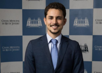 Tribunal de Justiça do Rio libera vereador Salvino Oliveira preso em operação contra o crime organizado após considerar fracos os indícios apresentados.