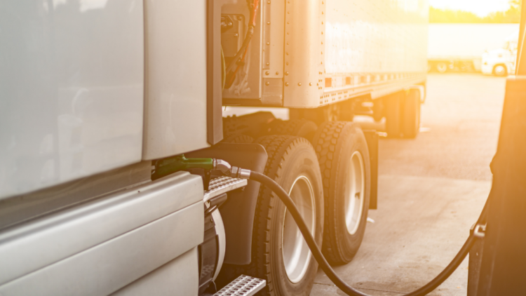 Alta do petróleo leva governo a reduzir tributos sobre diesel
