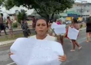 Manifestação interdita Avenida Alberto Lamego em Campos após disputa por quiosque no Parque Maciel