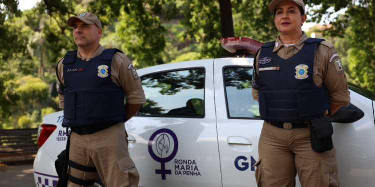 Criada em 2021, a Ronda Maria da Penha da Guarda Municipal do Rio ultrapassa 10 mil mulheres assistidas e amplia ações de acolhimento e proteção.