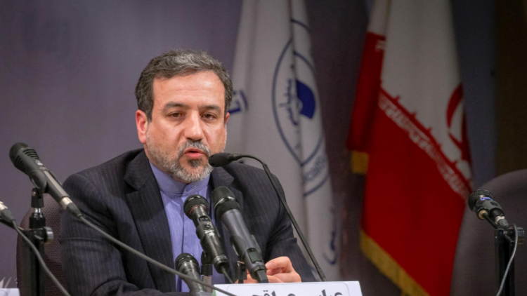 Ministro iraniano afirma que custos militares dos EUA já somam US$ 100 bilhões após operação liderada por Trump.