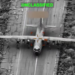 Imagens divulgadas pelos EUA mostram ataques contra aeronaves iranianas durante operação militar conjunta com Israel no Oriente Médio.