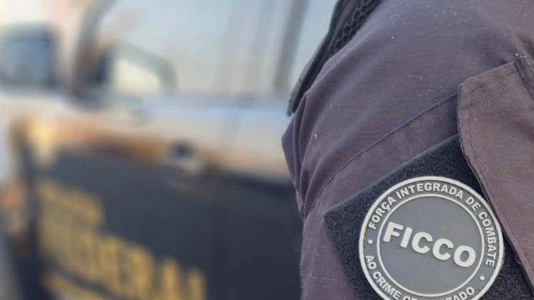 Policiais militares participam de operação de grande porte contra crimes patrimoniais em cidades da região metropolitana de São Paulo.