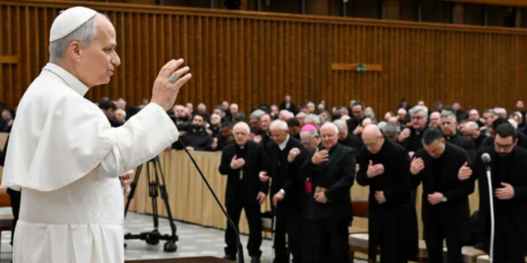 Em audiência no Vaticano, Papa Leo XIV destaca importância da confissão e pede reflexão de cristãos envolvidos em conflitos armados.