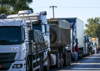 Governo anuncia medidas para evitar greve dos caminhoneiros, com foco no diesel e fiscalização do frete