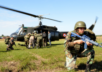 Acordo entre Paraguai e Estados Unidos amplia cooperação em defesa e levanta discussões sobre geopolítica na América do Sul.