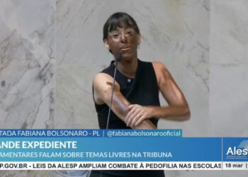 Deputada que fez blackface na Alesp declarou-se parda ao TSE nas eleições de 2022.