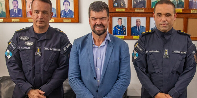 Macaé realiza cerimônia de troca de comando do 32º BPM com presença do prefeito e autoridades