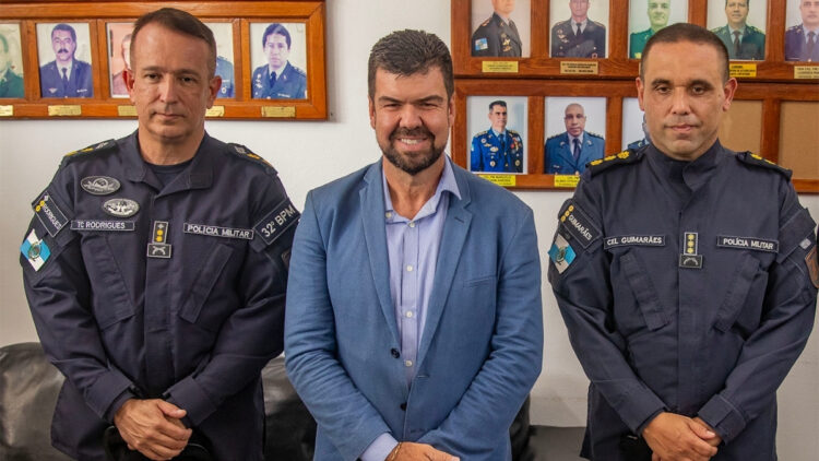 Macaé realiza cerimônia de troca de comando do 32º BPM com presença do prefeito e autoridades