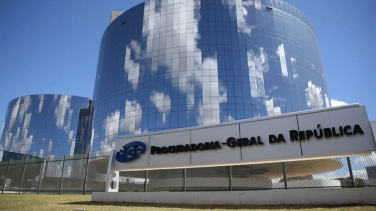 Parecer da PGR recomenda domiciliar para Bolsonaro por questões de saúde