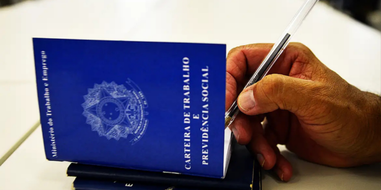 Número de trabalhadores que contribuem para a Previdência atinge maior nível da série histórica