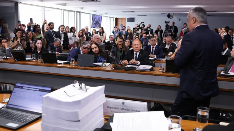 CPMI do INSS aponta mais de 200 envolvidos em esquema de descontos irregulares