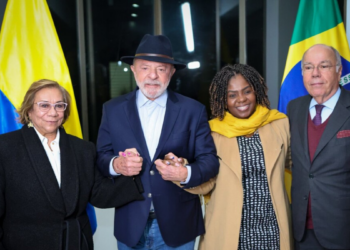 Em Bogotá, Lula participa da Celac e defende autonomia da América Latina frente aos EUA.