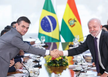 Lula defende mais gás boliviano para o Brasil e reforço da integração energética na América do Sul.