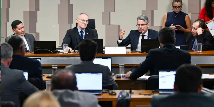 Senado avança em investigação do caso Master, mas rejeita quebra de sigilo de Paulo Guedes.