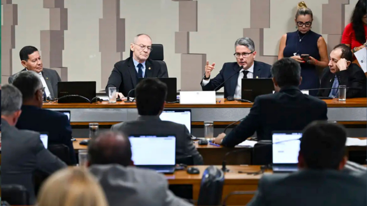 Senado avança em investigação do caso Master, mas rejeita quebra de sigilo de Paulo Guedes.