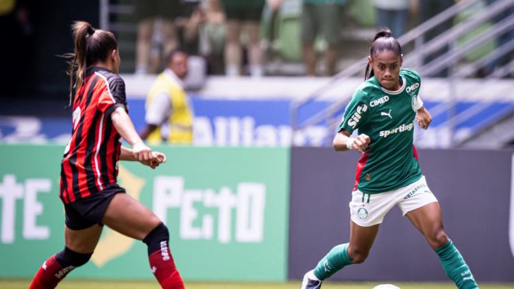 Timão volta aos treinos e se prepara para maratona no Brasileirão.