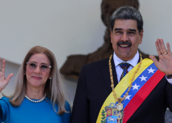 Maduro envia mensagem da prisão e pede união nacional. Situação gera repercussão global.