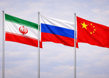 Relatório dos EUA destaca China como principal rival estratégico e alerta para tensões internacionais crescentes.