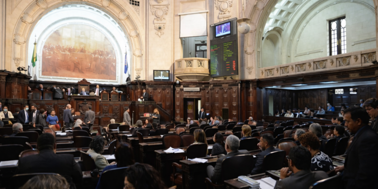 Suspensão de decreto agrava cenário de instabilidade política no Rio de Janeiro