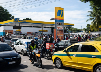 Crise no Estreito de Ormuz impacta preços de energia na Índia e força medidas para evitar desabastecimento.
