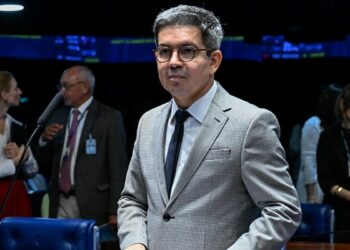 Senado aprova ajuda de custo para pacientes do SUS fora do município.