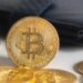 Nova lei autoriza uso de criptomoedas apreendidas em ações de segurança.