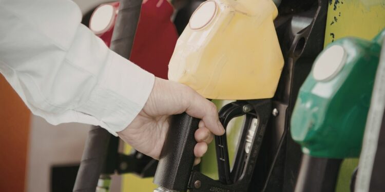 Governo propõe subsídio para reduzir impacto da alta do diesel.
